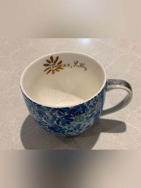 Lilly Pulitzer Blue Floral Ceramic Mug "Lion Around" Gold Handle 12oz Flawed